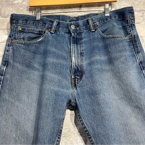 Levi's 505 Men's 38 x 30 Worn In Dad Jeans Straight Leg Distressed Blue Jeans - Picture 3 of 16